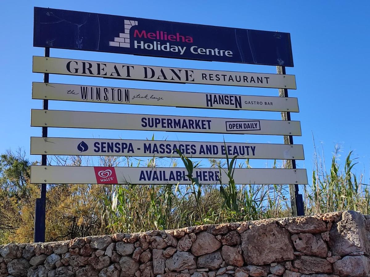 Beachfront With Seaviews Apartment No56 Award Winner Unbeatable Location For Closeness To The Sea Ideal For Guests Looking For Winter Spring And Autumn Breaks In Sunny Malta Also Ideal For Coastal Hikers Mellieħa Esterno foto