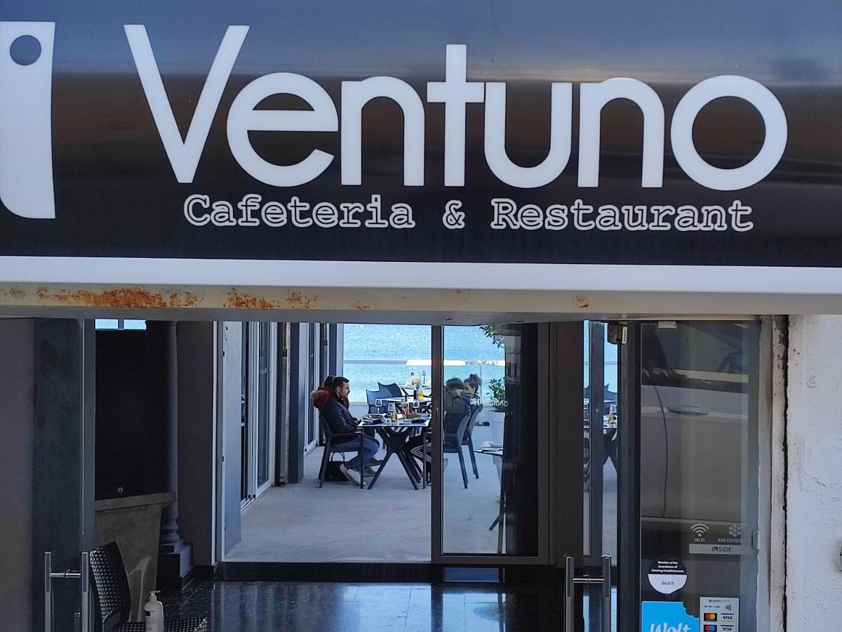 Beachfront With Seaviews Apartment No56 Award Winner Unbeatable Location For Closeness To The Sea Ideal For Guests Looking For Winter Spring And Autumn Breaks In Sunny Malta Also Ideal For Coastal Hikers Mellieħa Esterno foto