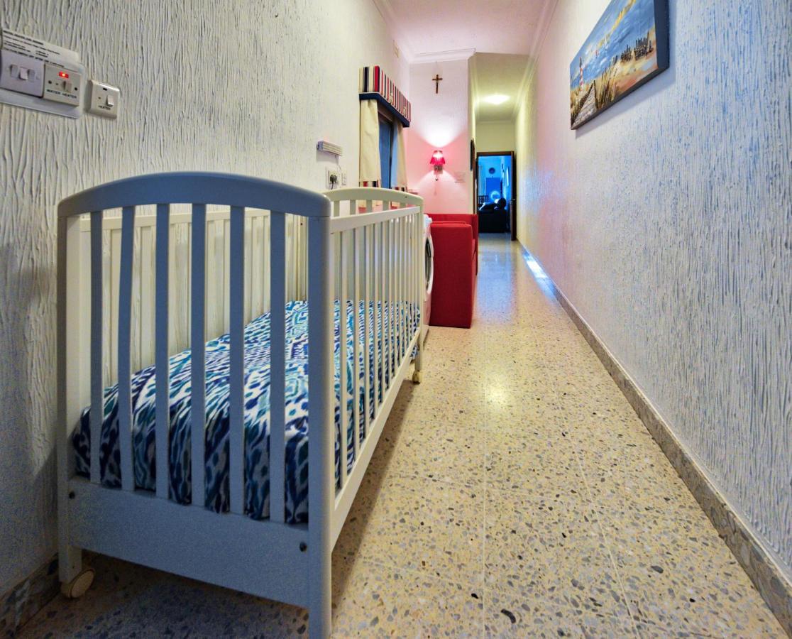Beachfront With Seaviews Apartment No56 Award Winner Unbeatable Location For Closeness To The Sea Ideal For Guests Looking For Winter Spring And Autumn Breaks In Sunny Malta Also Ideal For Coastal Hikers Mellieħa Esterno foto