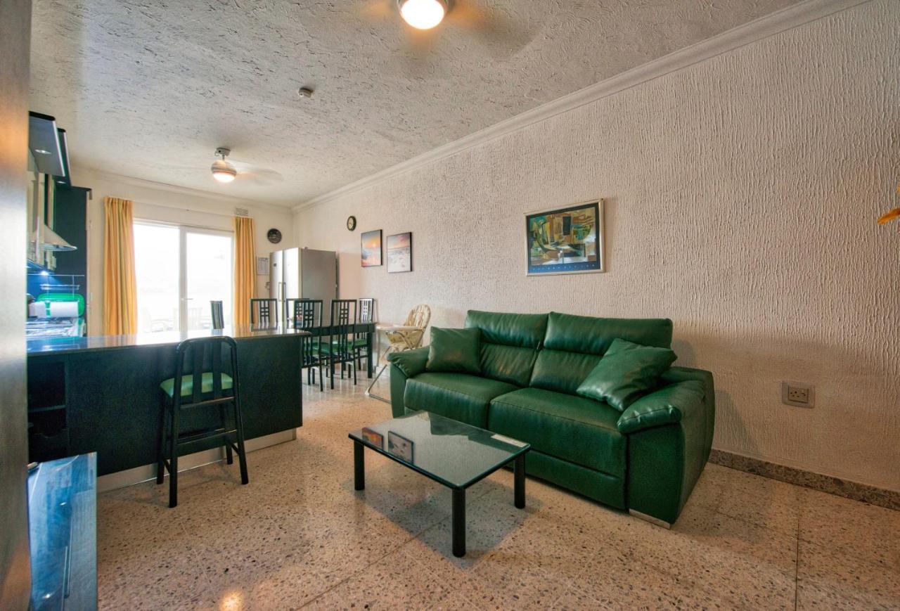 Beachfront With Seaviews Apartment No56 Award Winner Unbeatable Location For Closeness To The Sea Ideal For Guests Looking For Winter Spring And Autumn Breaks In Sunny Malta Also Ideal For Coastal Hikers Mellieħa Esterno foto