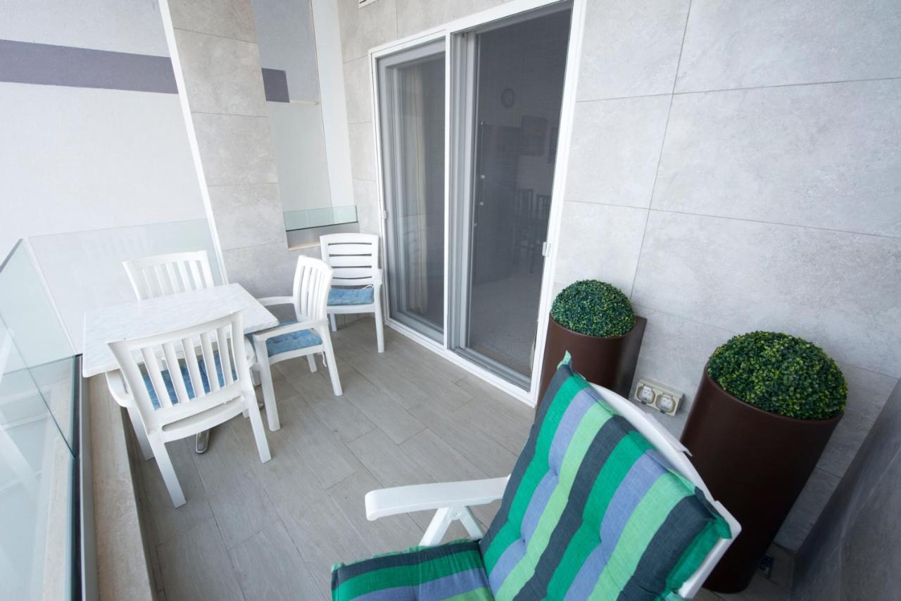 Beachfront With Seaviews Apartment No56 Award Winner Unbeatable Location For Closeness To The Sea Ideal For Guests Looking For Winter Spring And Autumn Breaks In Sunny Malta Also Ideal For Coastal Hikers Mellieħa Esterno foto