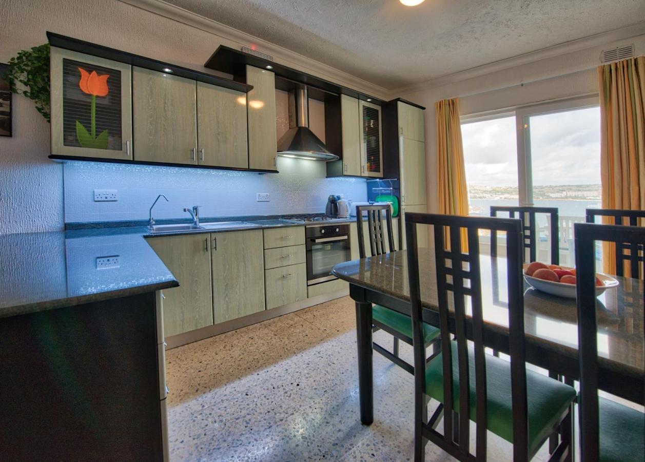 Beachfront With Seaviews Apartment No56 Award Winner Unbeatable Location For Closeness To The Sea Ideal For Guests Looking For Winter Spring And Autumn Breaks In Sunny Malta Also Ideal For Coastal Hikers Mellieħa Esterno foto