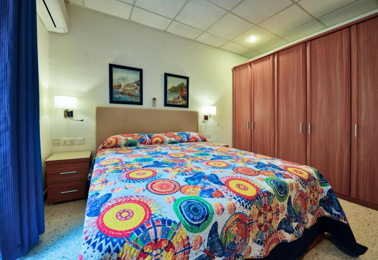 Beachfront With Seaviews Apartment No56 Award Winner Unbeatable Location For Closeness To The Sea Ideal For Guests Looking For Winter Spring And Autumn Breaks In Sunny Malta Also Ideal For Coastal Hikers Mellieħa Esterno foto