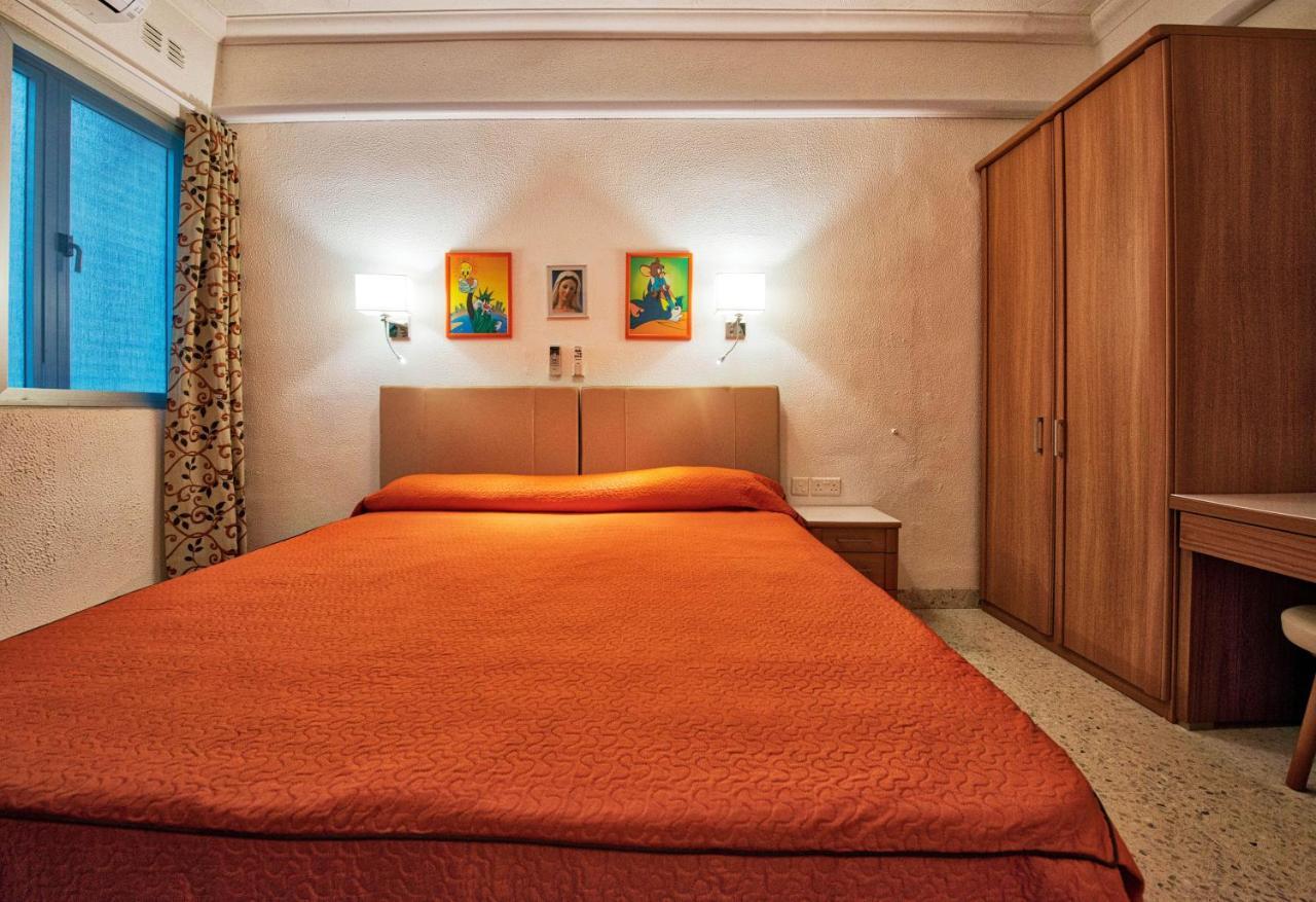 Beachfront With Seaviews Apartment No56 Award Winner Unbeatable Location For Closeness To The Sea Ideal For Guests Looking For Winter Spring And Autumn Breaks In Sunny Malta Also Ideal For Coastal Hikers Mellieħa Esterno foto