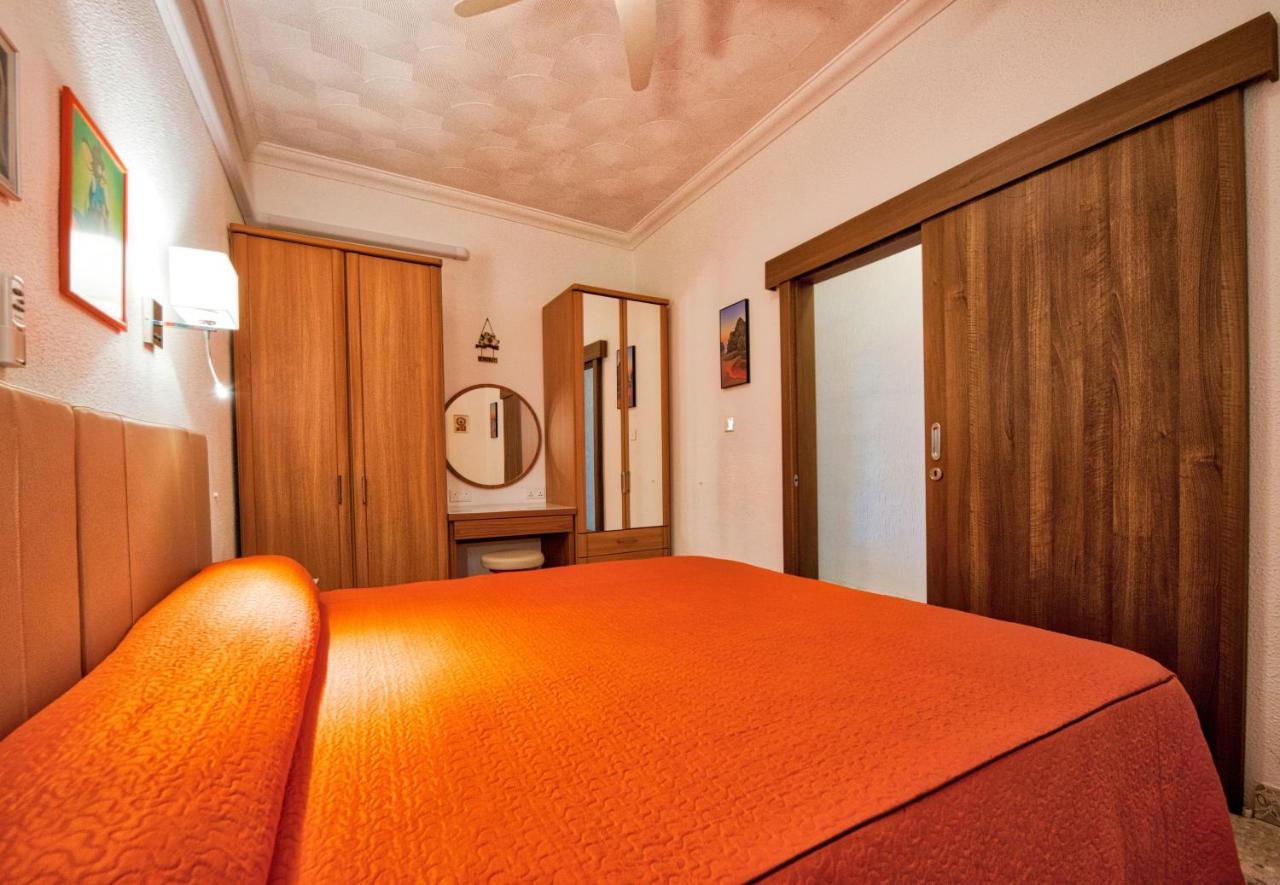 Beachfront With Seaviews Apartment No56 Award Winner Unbeatable Location For Closeness To The Sea Ideal For Guests Looking For Winter Spring And Autumn Breaks In Sunny Malta Also Ideal For Coastal Hikers Mellieħa Esterno foto